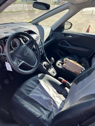 Opel Zafira Tourer 2015