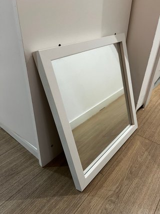 Espejo de pared blanco
