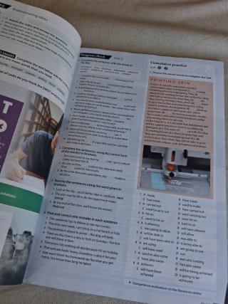 FUTURE PROSPECTS 1 Student's book: libro de tex...