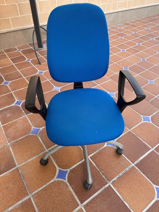 Silla de escritorio azul y negra