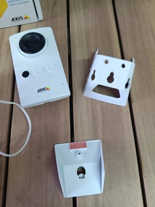 Cámara de seguridad AXIS M1045-LW Inalámbrica