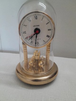 Orologio a campana in vetro