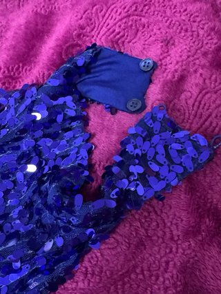 Vestido azul fuerte con lentejuelas