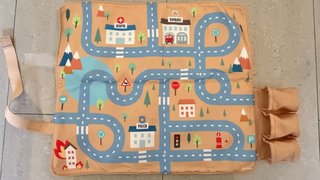 Tapete de juego infantil con coches