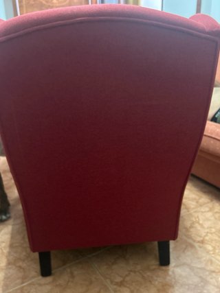 Sillón de tela rojo