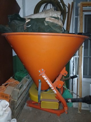 Abonadora Zeppelin 500Kg Metálica