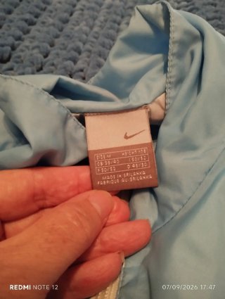 Chaqueta Nike Air Beige y Azul