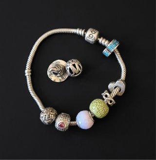 Pulsera Pandora con charms