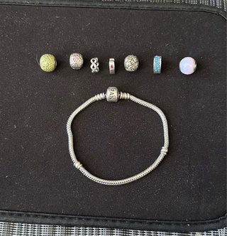 Pulsera Pandora con charms
