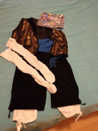 Traje Baturro Niño Negro y Dorado talla 12 años.