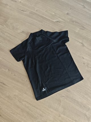 Camiseta negra con cremallera Talla S