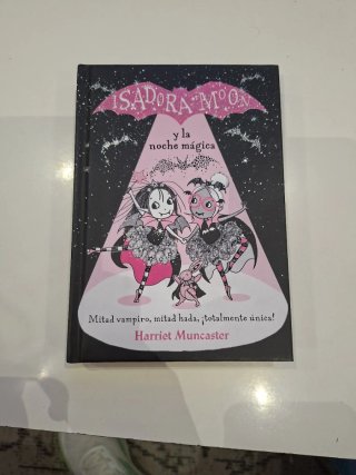 Libro Isadora Moon y la noche mágica