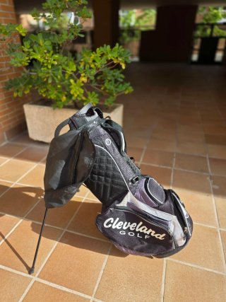 Bolsa de golf Cleveland con trípode en MADRID
