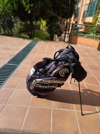 Bolsa de golf Cleveland con trípode en MADRID