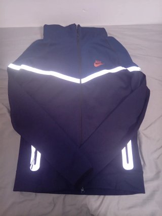 Nike teach Azul con Detalles Reflectantes