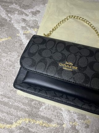 Bolso Coach Negro y Dorado