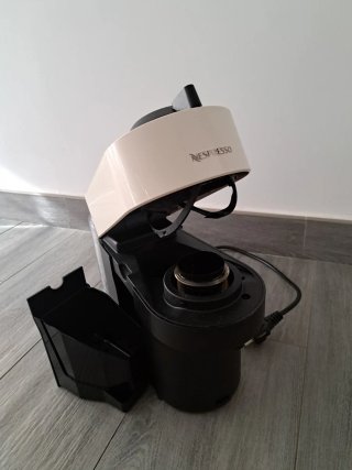 Cafetera Nespresso Vertuo Pop Cápsulas