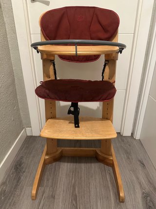 Trona de madera evolutiva