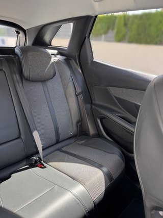 Peugeot 3008 Allure Pack HYBRID 225 · CERO