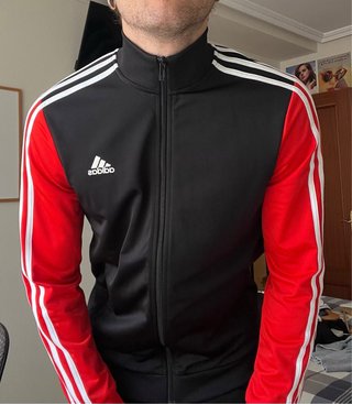 Chaqueta Adidas cremallera negra y roja