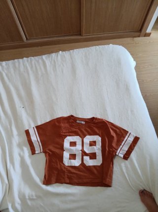 Camiseta deportiva 89 marrón