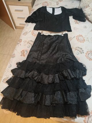 Vestido de Flamenco Negro con Volantes