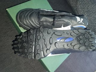 Zapatillas Fútbol Puma Negras y Blancas