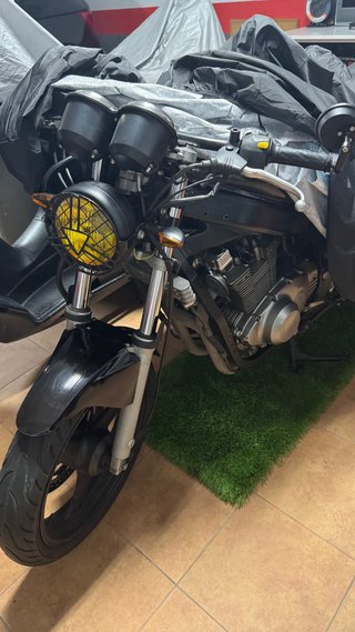 Suzuki GS500 Negra