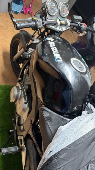 Suzuki GS500 Negra