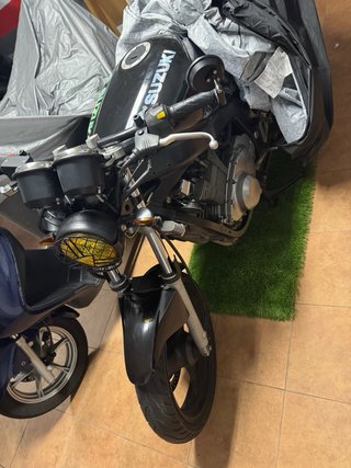 Suzuki GS500 Negra