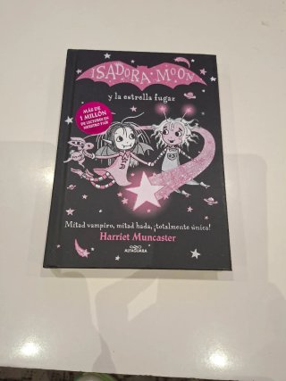 LIbro de Isadora Moon y la estrella fugaz