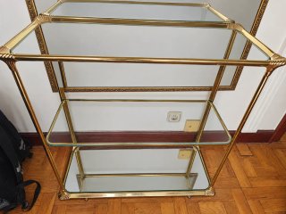 Mueble entrada dorado con espejo y cristal