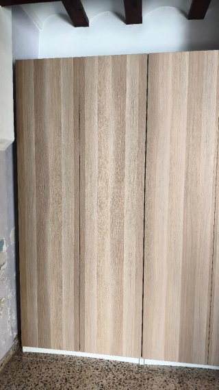 Armario Ikea madera y blanco