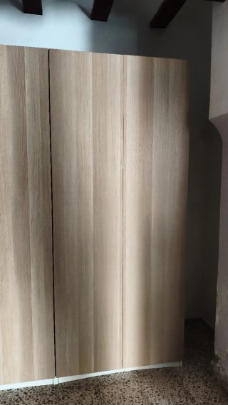 Armario Ikea madera y blanco