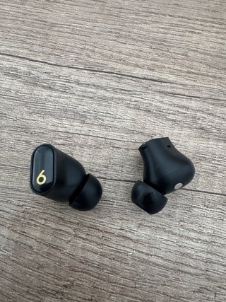 Beats Studio Buds Negro