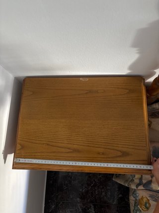 Mesita de noche de madera