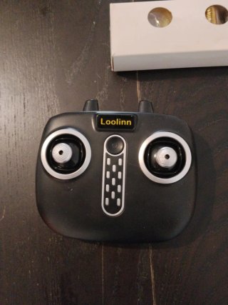 dron negro teledirigido