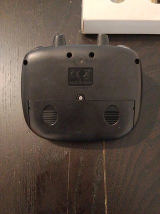 dron negro teledirigido
