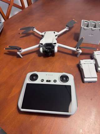 Dron DJI mini 3