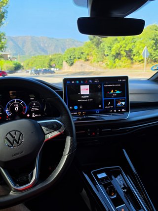 Volkswagen Golf R-Line 2025