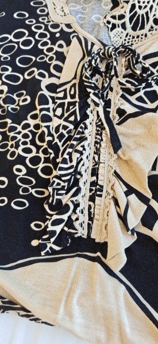 Vestido estampado negro y beige