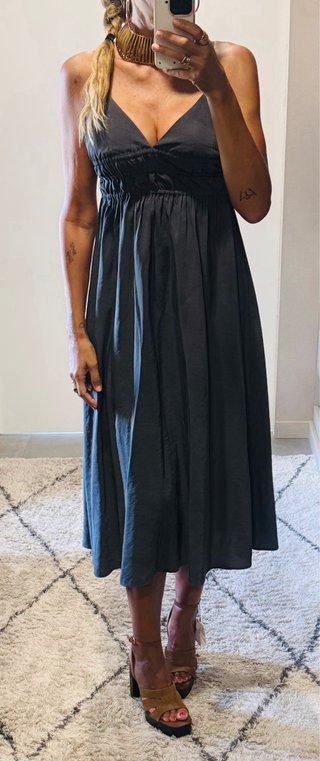 Vestido midi Zara fruncido