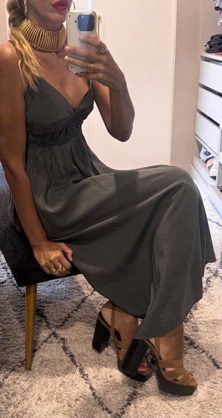 Vestido midi Zara fruncido