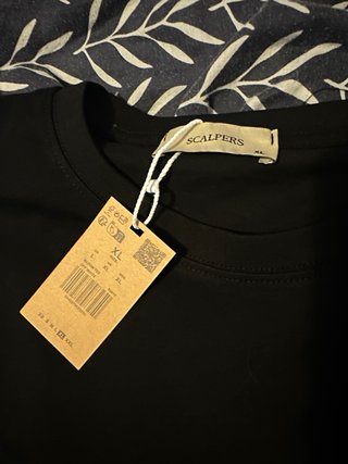 Camiseta Scalpers Negra Talla M/L