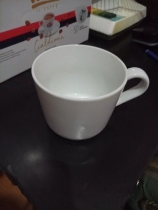 Tazza grande in ceramica bianca