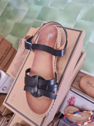 Sandalias Amor Beige y Negras
