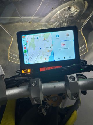 Moto Enduro Husqvarna 791 Blanca y Amarilla