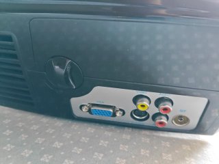Proyector LCD V-66 Multimedia con 2 Mandos