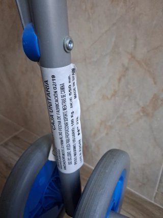 Andador para personas mayores con asiento