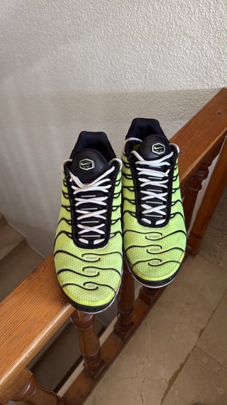 Nike Air Max Plus Tn Zapatillas Verde y Negro